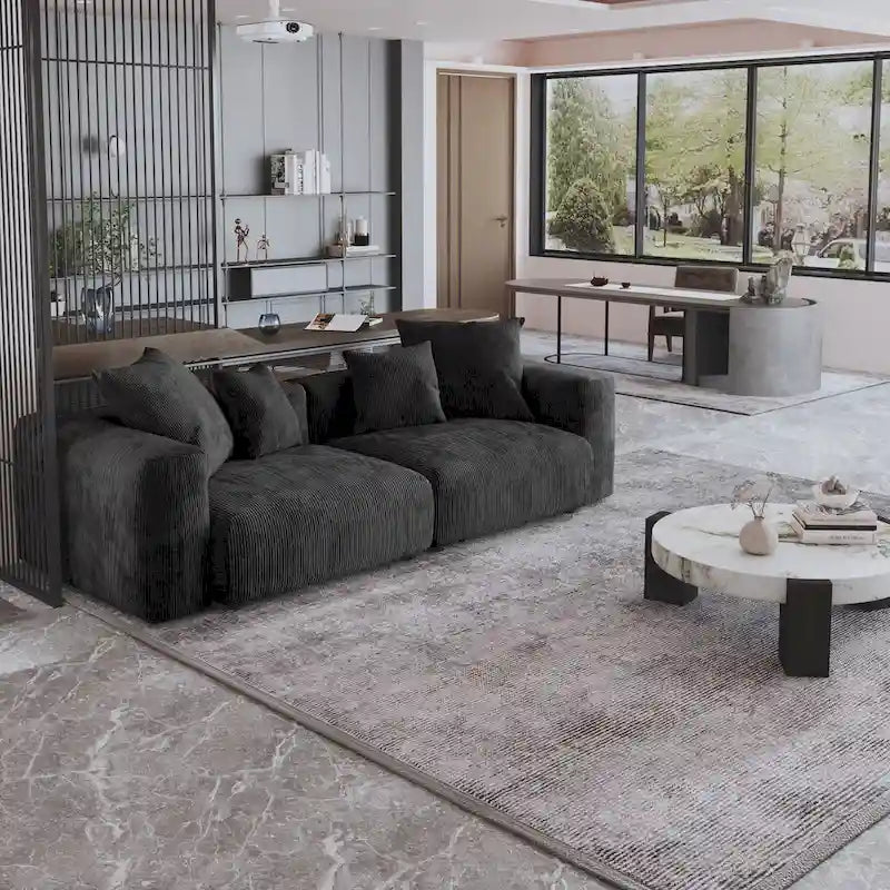 Canapé confortable en velours côtelé et assise profonde